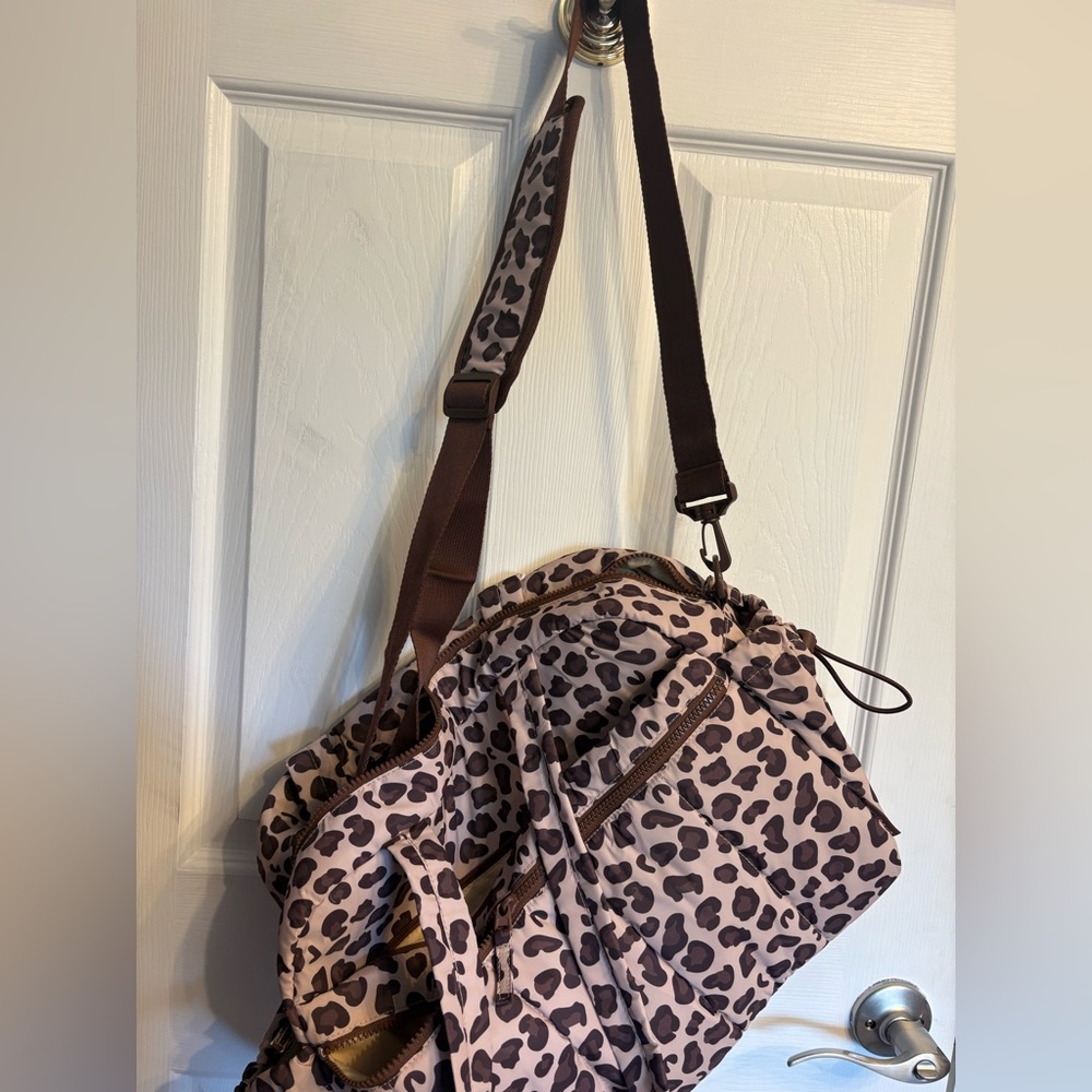 Bagsmart Leopard Print Weekend/Gym Bag - Brown/Black - Picture 5 of 8